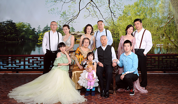 “共抗疫情，為愛守候”天真攝影為您提供24小時線上咨詢服務(wù)，讓您足不出戶也可以完成咨詢及訂單